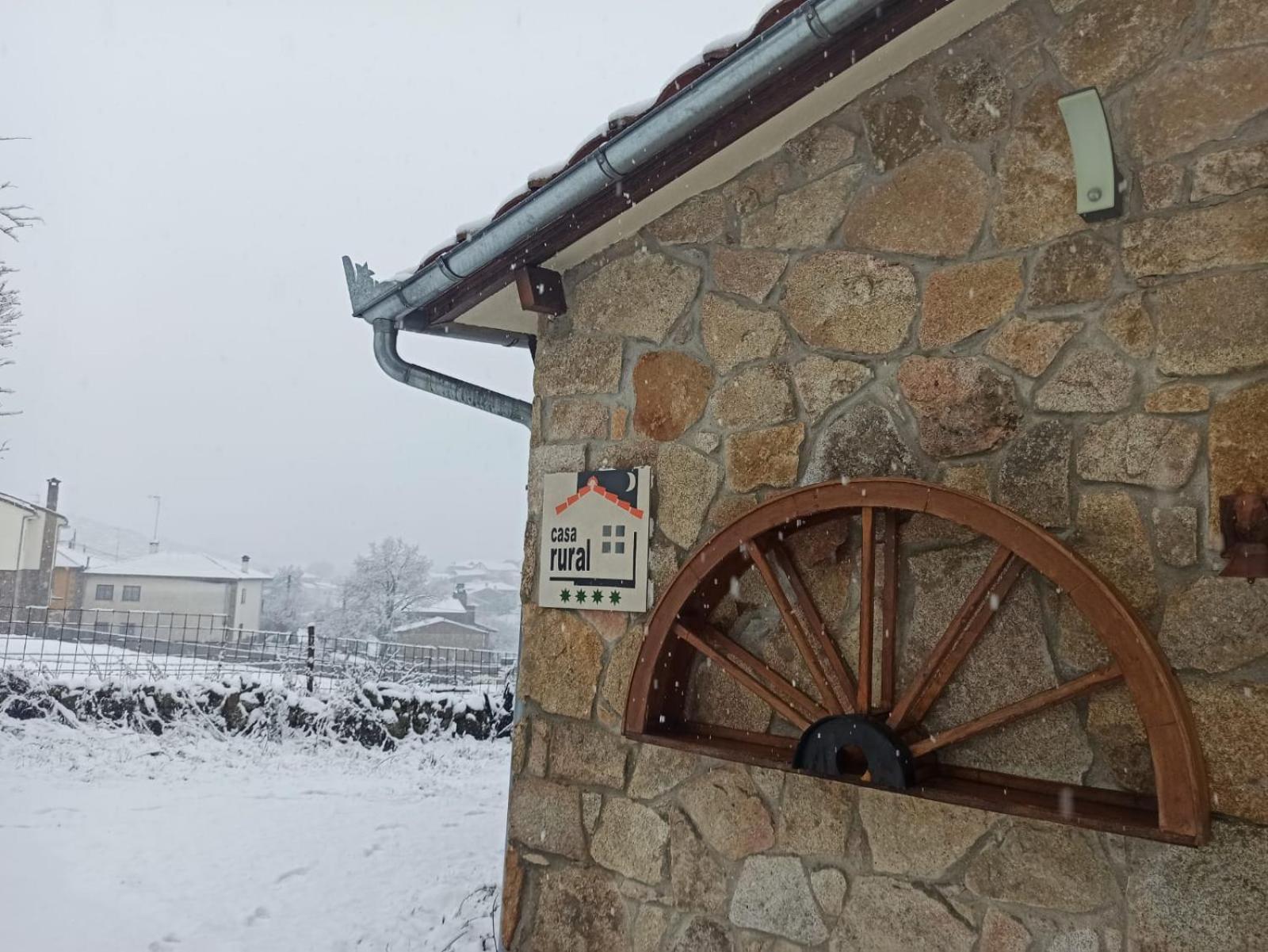 La Puerta de Gredos Villa San Martín del Pimpollar Exterior foto